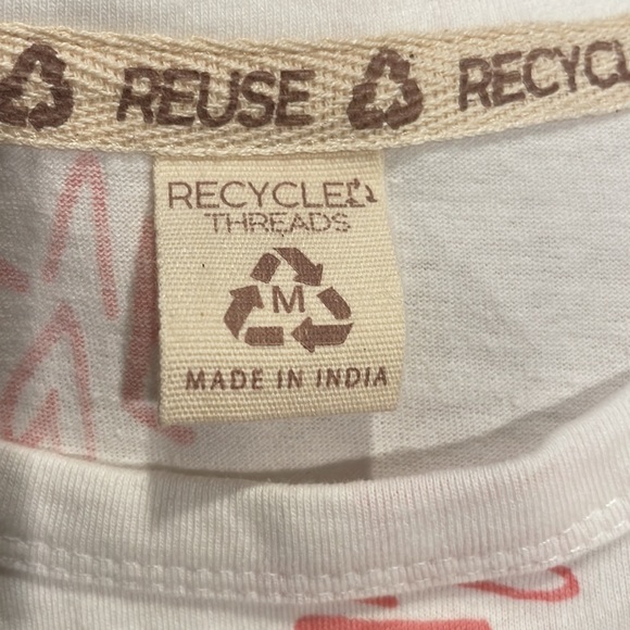 ❤️ NEW Recycle Threads Love Crop Tee ❤️ - Picture 6 of 9